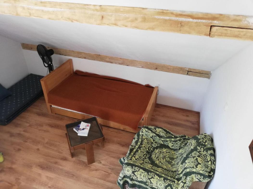 Apartment Zola Gornji Karin Ngoại thất bức ảnh